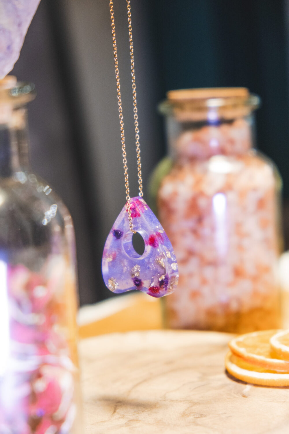 Collier Oeil de Ouija en Résine – Messager de l’Invisible