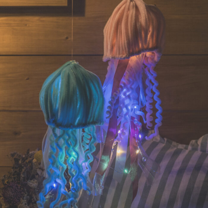 Méduses lumineuses en cure pipe